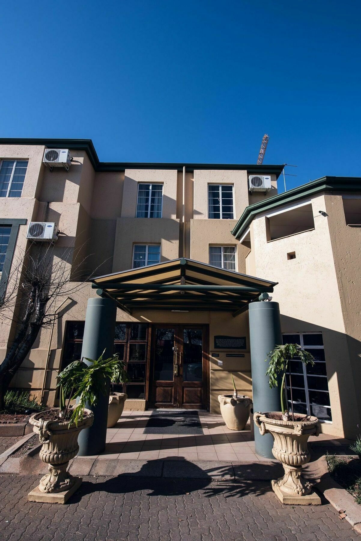 Airport Inn Executive Suites Kempton Park Exterior photo